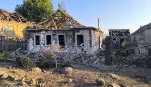 Росіяни атакували Софіївку на Донеччині: дві людини загинули і дві поранені, пошкоджено 141 приватний будинок. ФОТОрепортаж