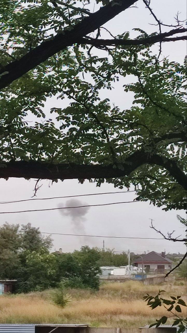 5 loud explosions rang out at Melitopol airfield captured by Russian troops, - Mayor Fedorov 01