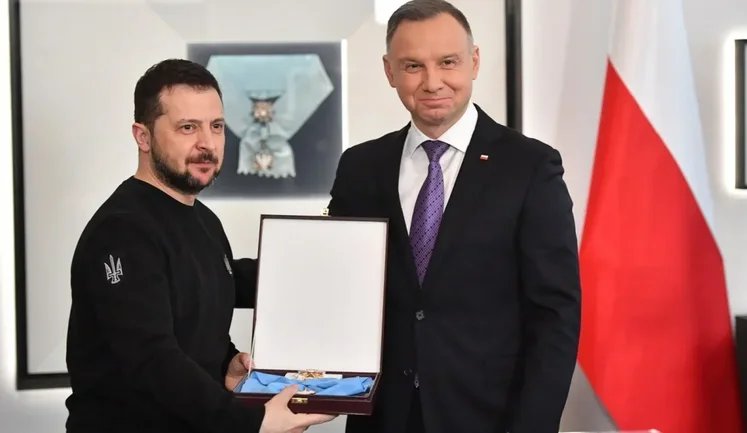 У Навроцкого призвали Туска лишить Зеленского ордена Белого Орла