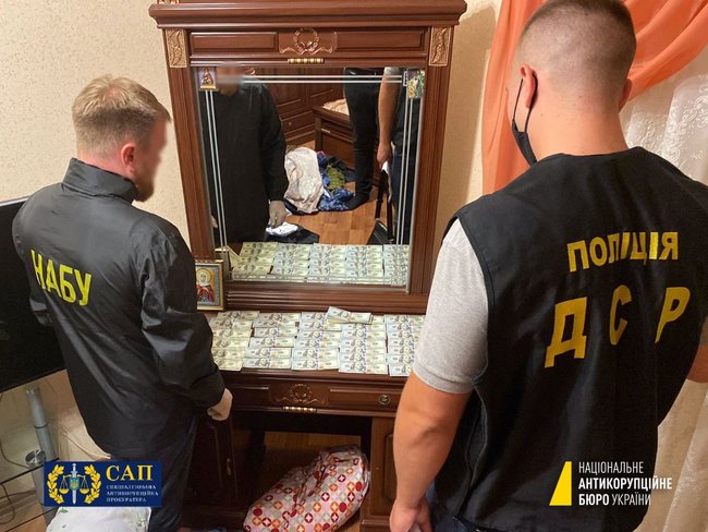 Председатель райсуда на Виннитчине подозревается в получении 120 тыс. грн взятки, - НАБУ 02