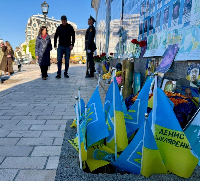 Міністерка оборони Іспанїі Роблес прибула до Києва