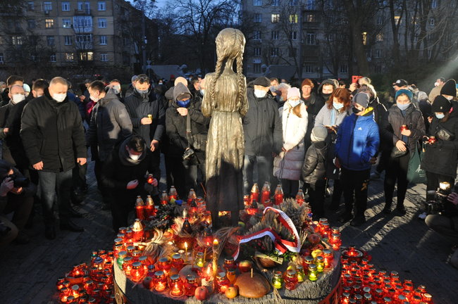 Панихиду по жертвам Голодомора отслужили в Киеве 05