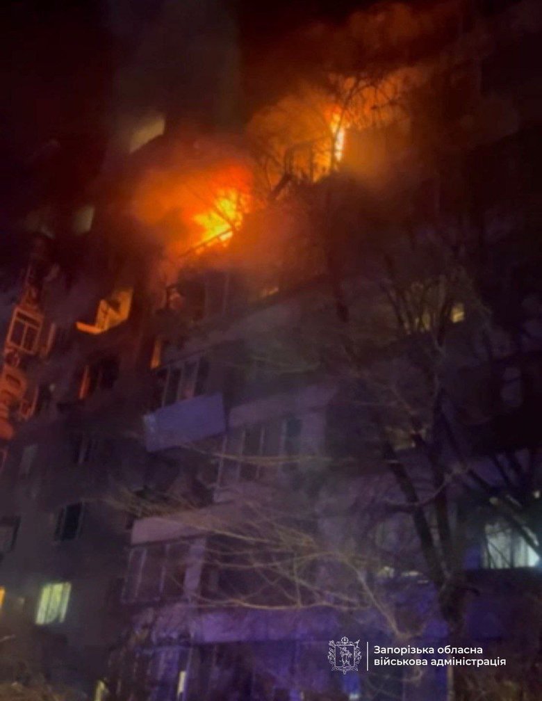 удар безпілотником по багатоповерхівці