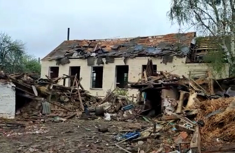 Наслідки ворожого авіаудару по Новгород-Сіверському району Чернігівщини 04