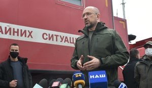 Пожежі на Луганщині: Шмигаль не відкидає, що підтвердяться відразу кілька версій слідства