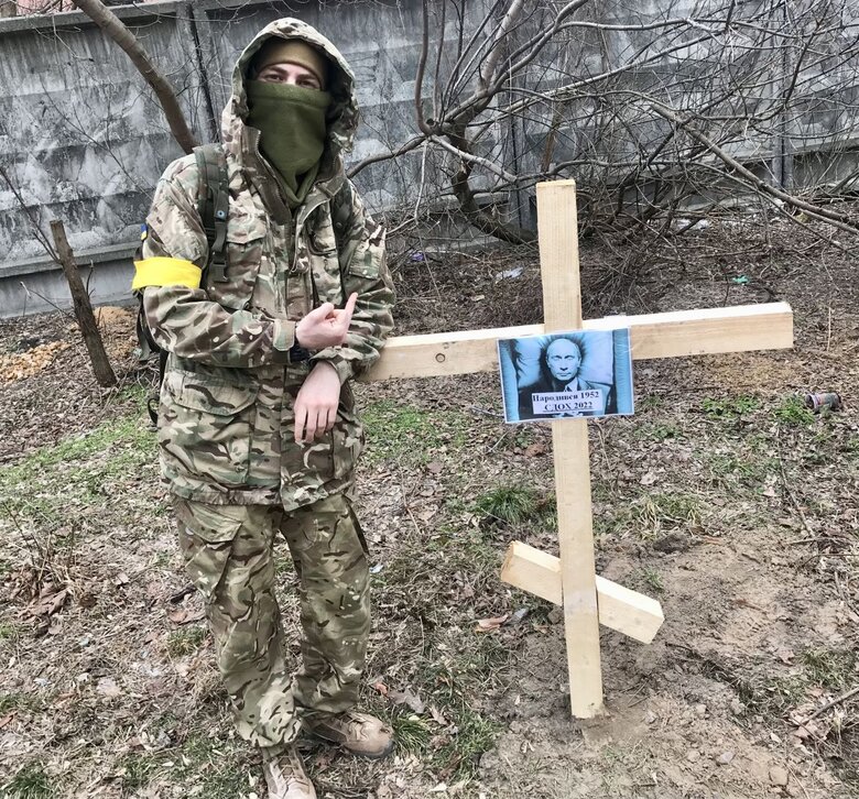 Боєць із позивним Хмара, який на війні втратив очі: Якби хтось підійшов і сказав: Віддай мені дві ноги нижче колін, а я тобі – праве око, я б відповів: Не питання! 08