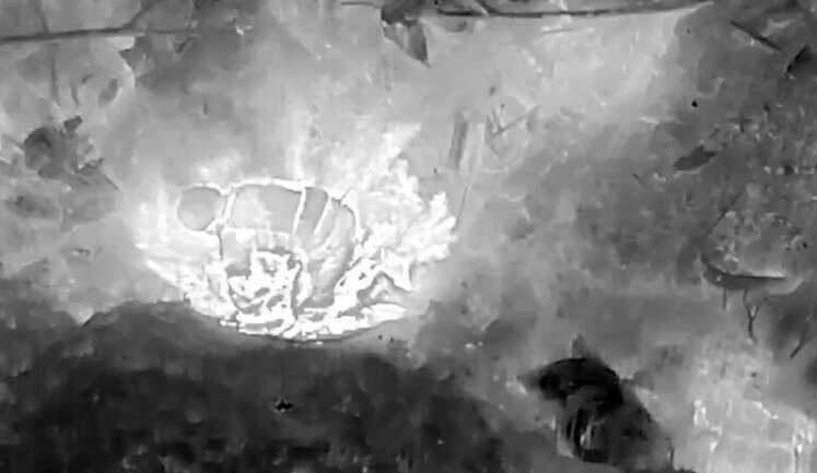 The occupier, fleeing, fell on grenade dropped from Ukrainian drone. VIDEO
