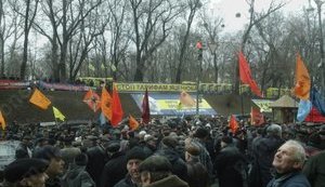 Чорнобильці під Кабміном вимагають повернути їм пільги і соцвиплати