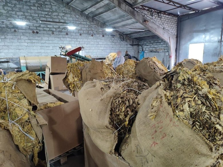 В Полтавской области разоблачена подпольная фабрика по изготовлению сигарет