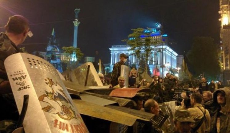 На Майдане драка (обновлено)