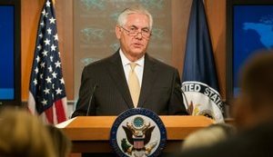 США могут ввести санкции против нефтяного сектора Венесуэлы, – Тиллерсон