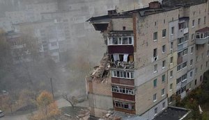 Вибух газу у багатоповерхівці в Хмельницькому: зруйновано кілька поверхів (оновлено). ФОТО