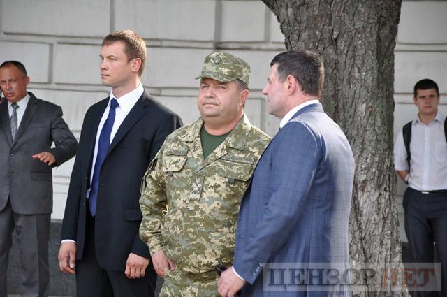 Вручение президентского штандарта и исполнение желания онкобольного мальчика - в Киеве отпраздновали день Национальной полиции 11