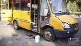 Водитель маршрутки и пассажирка пострадали от взрыва огнетушителя в Кривом Роге. ФОТОрепортаж