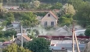 Цегляний будинок склався, як сірникова коробка внаслідок підтоплення у Херсоні. ВIДЕО