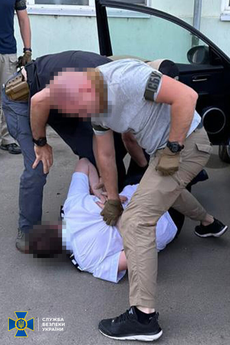 Ухилення від мобілізації на Одещині: затримано чиновників, які продавали посвідчення моряка, - СБУ 01