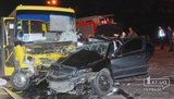 В Кривом Роге иномарка вылетела на встречную и врезалась в маршрутку: 2 смерти, 11 жертв. ФОТОрепортаж