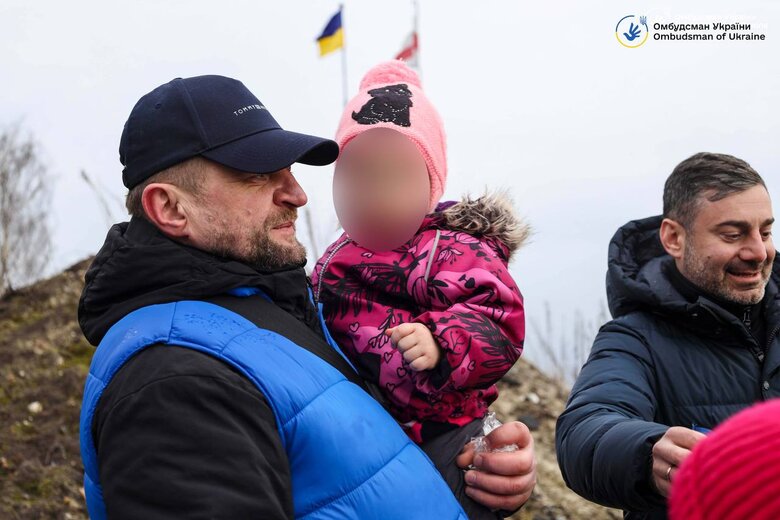 Додому повернулися 11 українських дітей