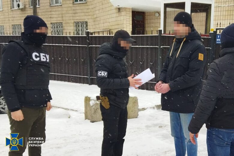 Предателя, пытавшегося скрыться от правосудия в рядах представительства Красного Креста, задержали в Киеве, - СБУ 01