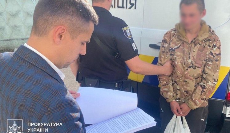 Ограбил раненого военного на инвалидной коляске: в Киеве задержали мужчину. ФОТО