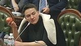 "А може, метнути?", - Савченко угрожает Луценко гранатом на заседании регламентного комитета. ВИДЕО