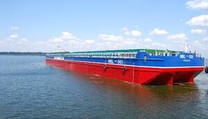"Нибулон" возрождает речной флот Украины - спустил на воду первое судно
