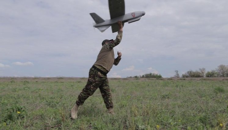 "Победили фашистов - победим и рашистов!" - безпілотники фонду "Сестри Перемоги" скинули на Донецьк три тисячі листівок. ФОТОрепортаж