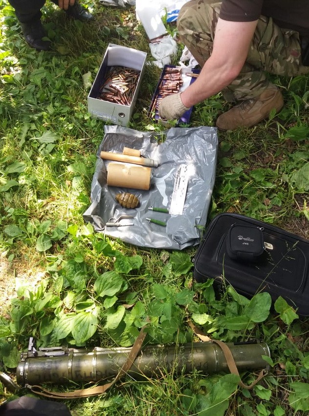 Арсенал зброї вилучено в жителя Чернігівщини, - СБУ 02