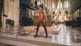 "Фашизм, покойся в аду!": активистка Femen разделась в Соборе Парижской Богоматери. ФОТОрепортаж