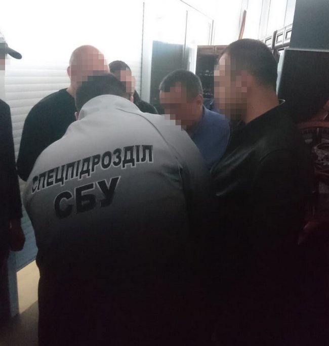 Чиновника Нацполіції викрили на систематичних хабарах у Миколаївській області, - СБУ 01