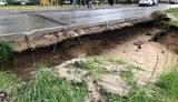 Свято закінчилося: у Нижньому Новгороді після дощу обвалився тротуар, побудований до ЧС-2018. ФОТО