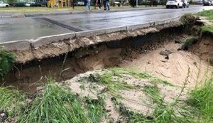 Свято закінчилося: у Нижньому Новгороді після дощу обвалився тротуар, побудований до ЧС-2018. ФОТО