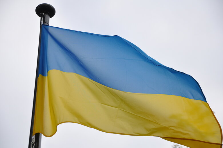 Общая молитва за Украину прошла на аллее Героев Небесной Сотни в Киеве 11