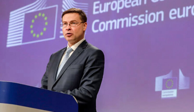 Євросоюз співпрацює зі США щодо санкцій проти РФ, але найнагальнішим зараз є ухвалення 18-го пакету ЄС, - Домбровскіс