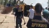 Активісти з "Нацкорпусу" побилися з охороною забудовника на Осокорках у Києві: є постраждалі. ВIДЕО