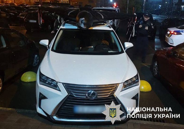 Мужчина возил шахед на крыше авто в Киеве