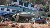 Украинцев, пострадавших в катастрофе в Польше, вырезали из вагонов. ФОТО