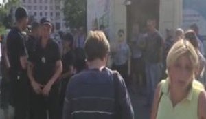 "Ти в якому місті? Вали до себе, рагуль", - кілька десятків прихильників "русского мира" провели акцію на Куликовому полі в Одесі.. ВIДЕО
