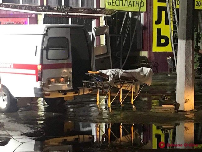 В одеському готелі сталася пожежа: 8 людей загинули, 10 - постраждали, - ДСНС 11