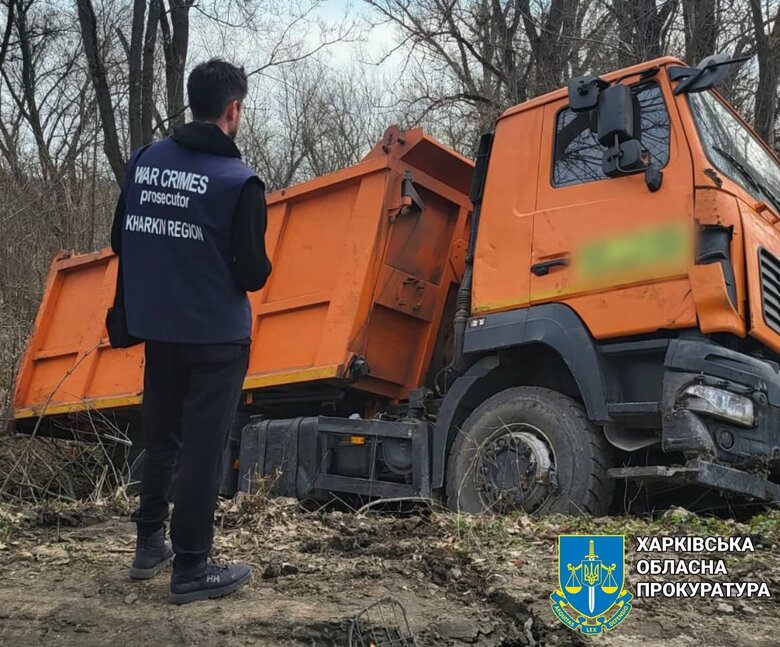 На Харківщині водій вантажівки підірвався на міні 01