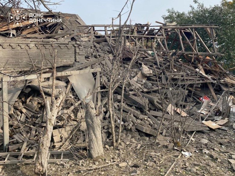 Russian airstrike on Yasnohirka kills man, injures woman