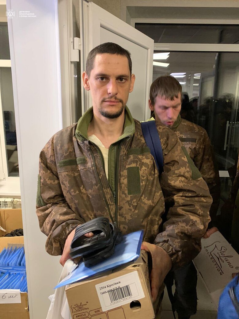 Трое пограничников вернулись из российского плена, - Госпогранслужба 04
