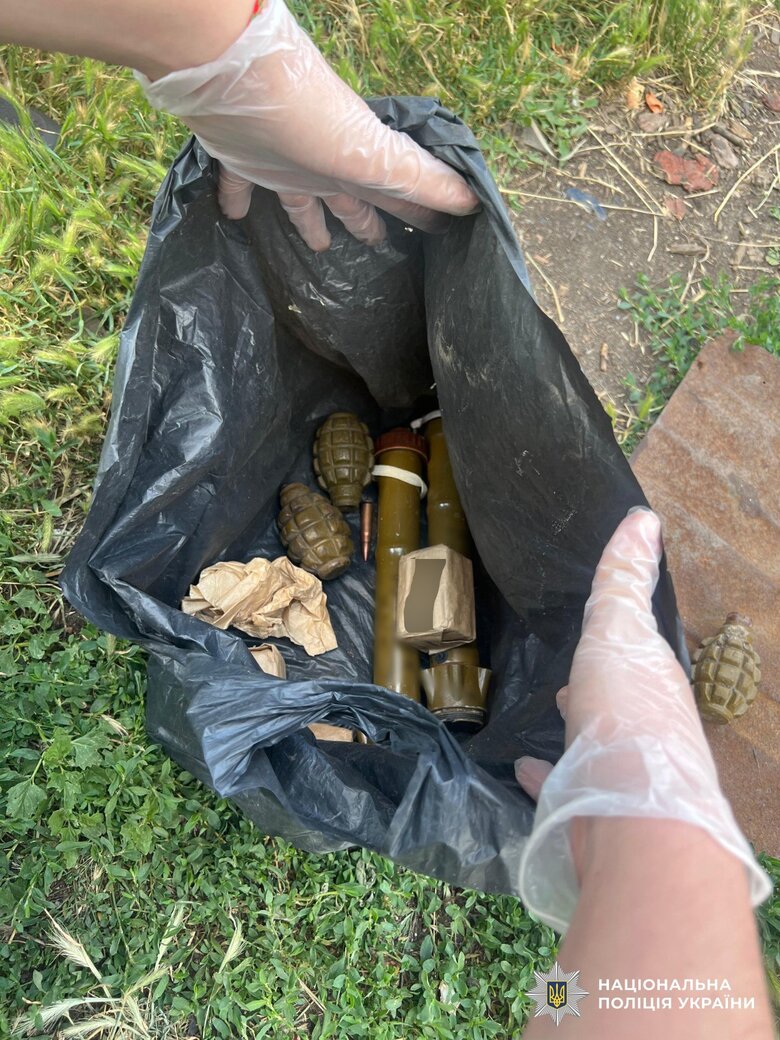 Нацполіція провела обшуки з вилучення незаконної зброї по Україні