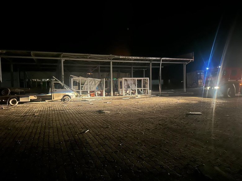 Одеська область під обстрілом: пошкоджено будівлі та авто, є постраждалі