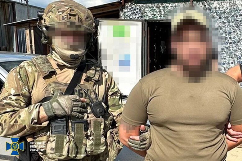 СБУ затримала ділків, які продавали криміналітету трофейну зброю