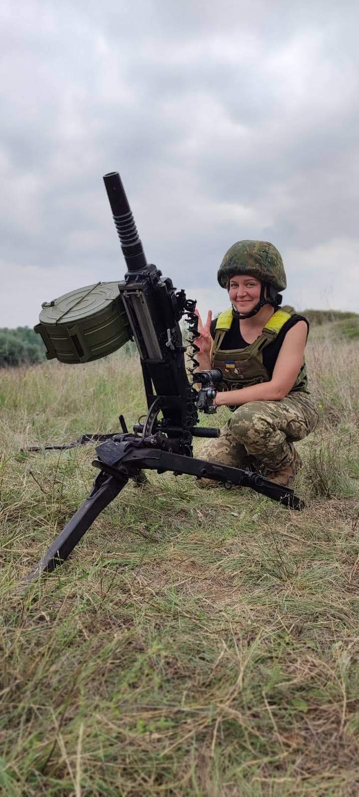 Позивний Кнопа: У мене в планах навіть після нашої перемоги залишитися в лавах ЗСУ. Я зрозуміла, що це моє. І як би дивно це не прозвучало, але війна затягує 04