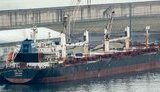 Двое больных COVID-19 украинских моряков застряли на судне в Малайзии: Правдами и неправдами затягивают госпитализацию