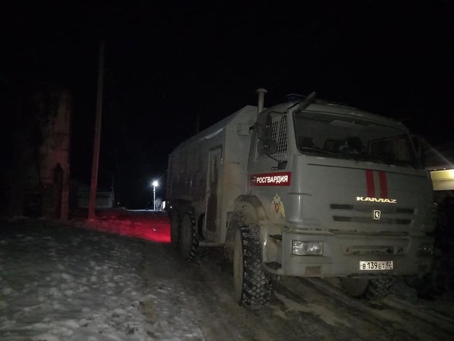 Five people detained in FSB raids on homes of Crimean Tatars 07