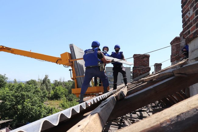 Війна зруйнувала понад 13 тисяч будинків на Донбасі, - МВС 01