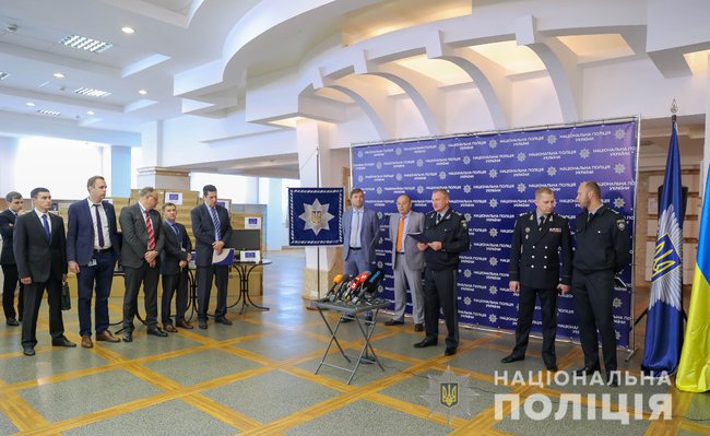 Міжнародні партнери передали 150 компютерів для Департаменту стратегічних розслідувань Нацполіції 01